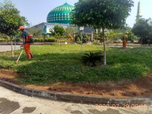 Tim Kebersihan Dinas PU CKTRP Kab. Musi Rawas Pembersihan Area Masjid Agung Darussalam Kab. Musi Raw