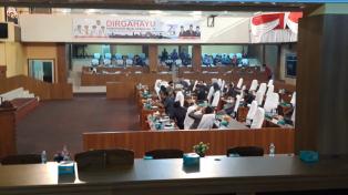 Rapat paripurna Gedung Fraksi DPRD Mendengarkan Pandangan Umum Fraksi - Fraksi  #dpucktrpmusirawas #